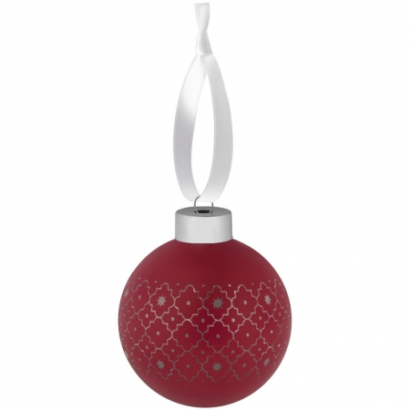 Елочный шар Chain с лентой, 8 см, красный купить с нанесением логотипа оптом на заказ в интернет-магазине Санкт-Петербург