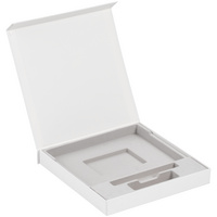 Коробка Memoria под ежедневник, аккумулятор и ручку, белая купить с нанесением логотипа оптом на заказ в интернет-магазине Санкт-Петербург