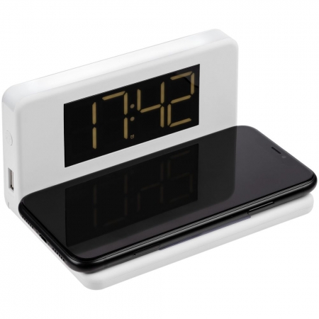 Часы настольные с беспроводным зарядным устройством Pitstop, белые купить с нанесением логотипа оптом на заказ в интернет-магазине Санкт-Петербург