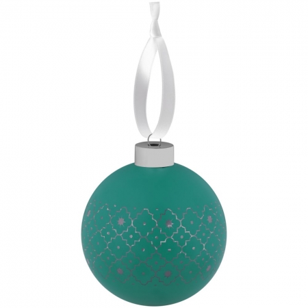 Елочный шар Chain с лентой, 10 см, зеленый купить с нанесением логотипа оптом на заказ в интернет-магазине Санкт-Петербург