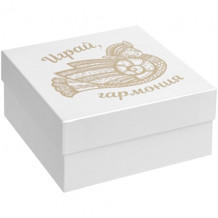 Коробка «Играй гармония», с золотистым принтом купить с нанесением логотипа оптом на заказ в интернет-магазине Санкт-Петербург