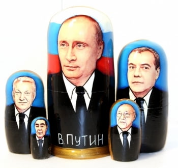 Матрешка Путин, 5 мест 17см (политики) купить оптом в Санкт-Петербурге